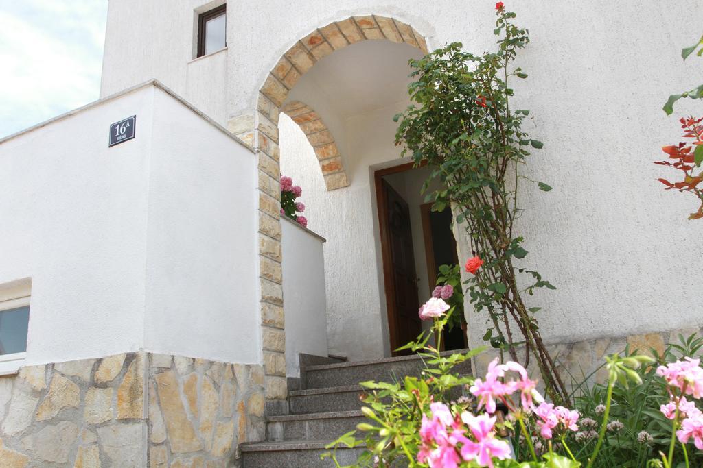 Apartments Sanader Okrug Gornji Exterior foto