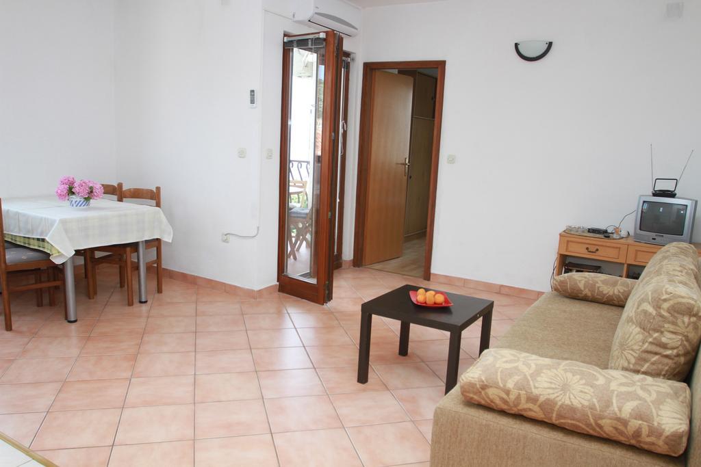 Apartments Sanader Okrug Gornji Habitación foto